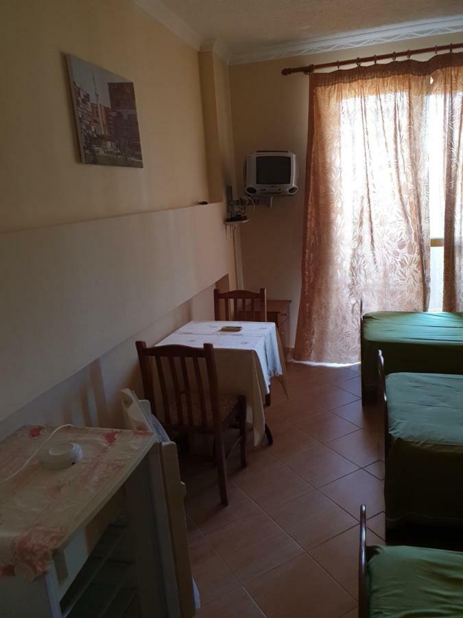 Hotel Palma Durrës Esterno foto