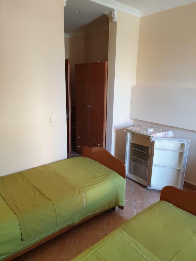 Hotel Palma Durrës Esterno foto