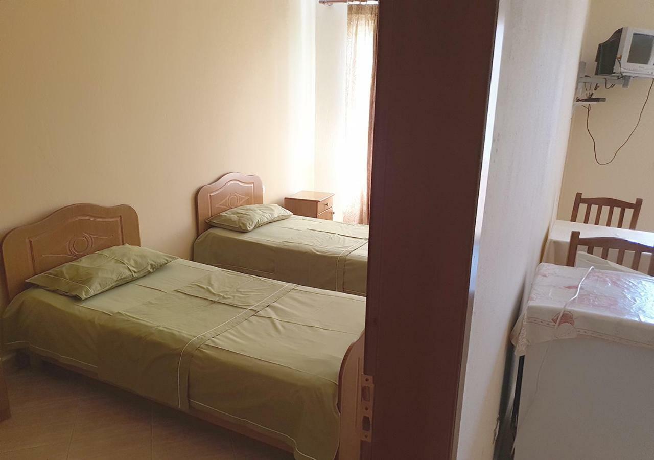 Hotel Palma Durrës Esterno foto