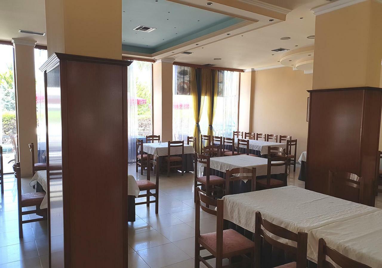 Hotel Palma Durrës Esterno foto