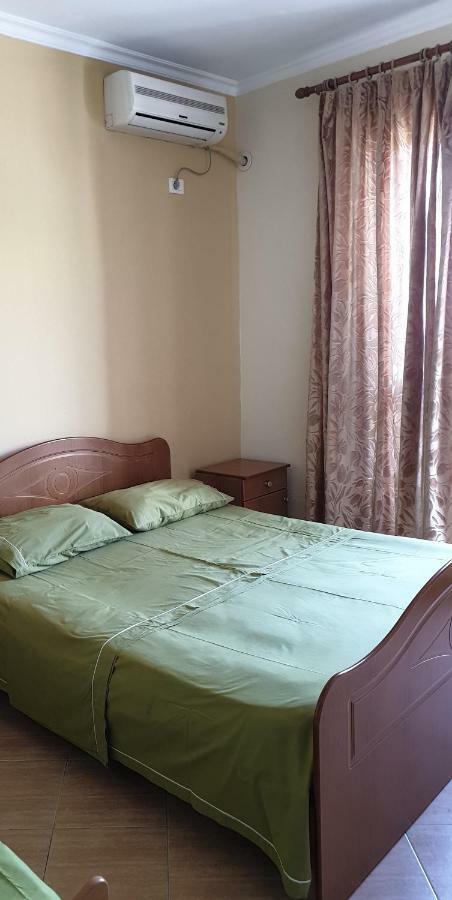Hotel Palma Durrës Esterno foto